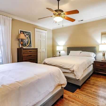Historic And Unique Brownstone In Gold Coast - Downtown - 3 Apartment Chicago Bagian luar foto